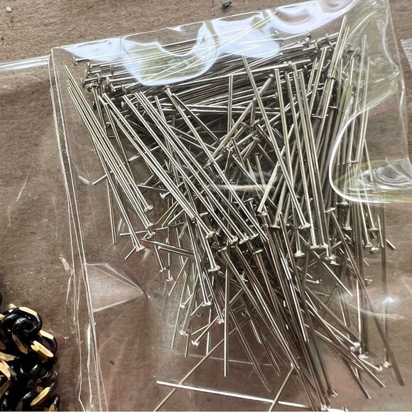 Over 10 Bundles of Assorted Jewelry Making Supplies - Picture 10 of 15